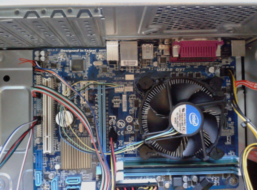 組裝電腦內部圖